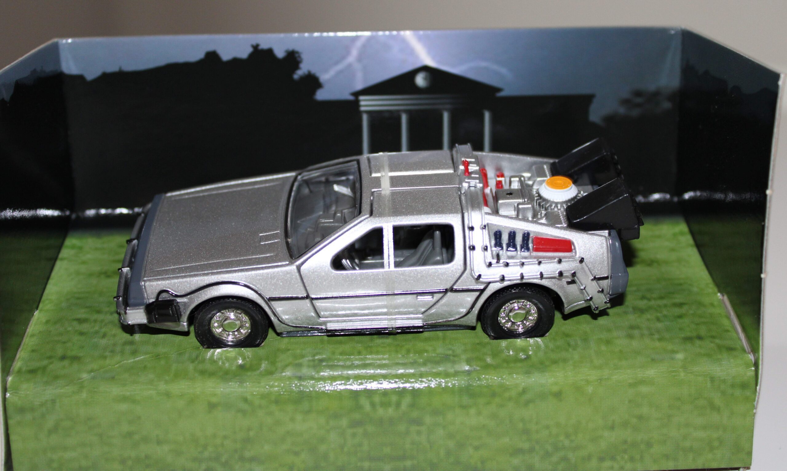 Corgi 1/36 Scale Diecast CC05501 - Delorean Time Machine Back to the Future